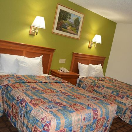 Bloomer Inn & Suites 外观 照片