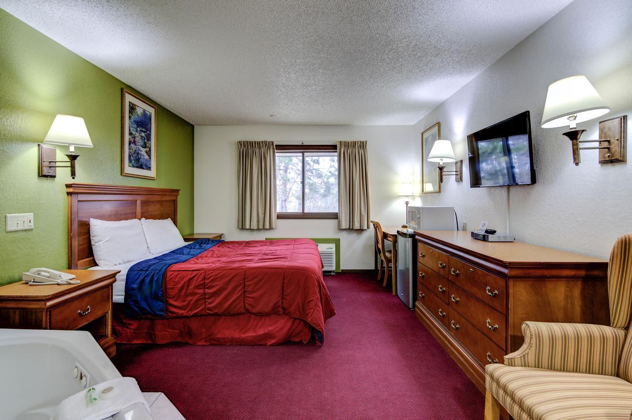 Bloomer Inn & Suites 外观 照片