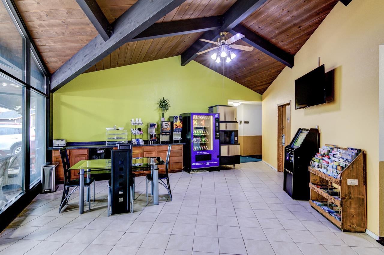 Bloomer Inn & Suites 外观 照片