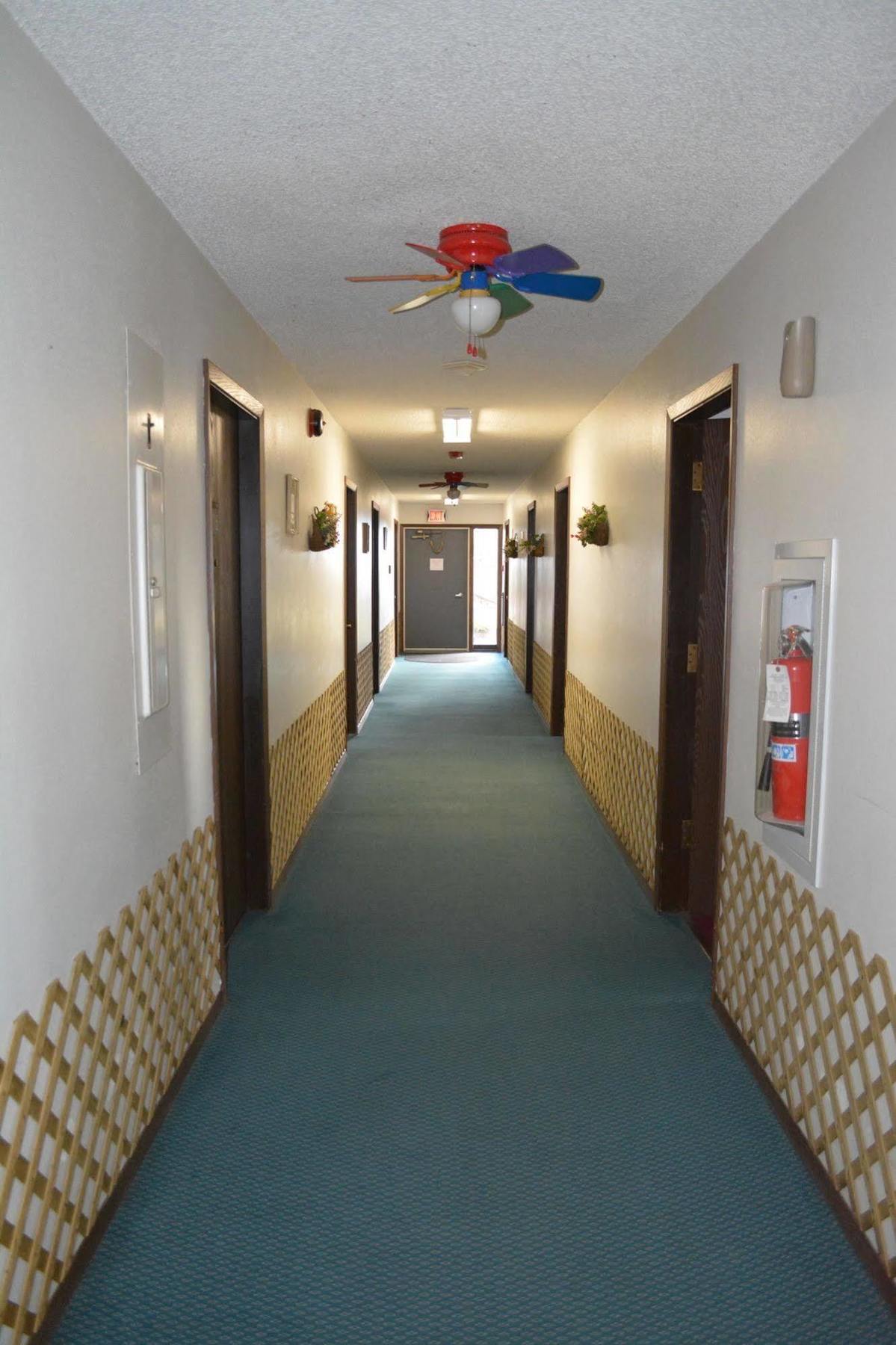 Bloomer Inn & Suites 外观 照片