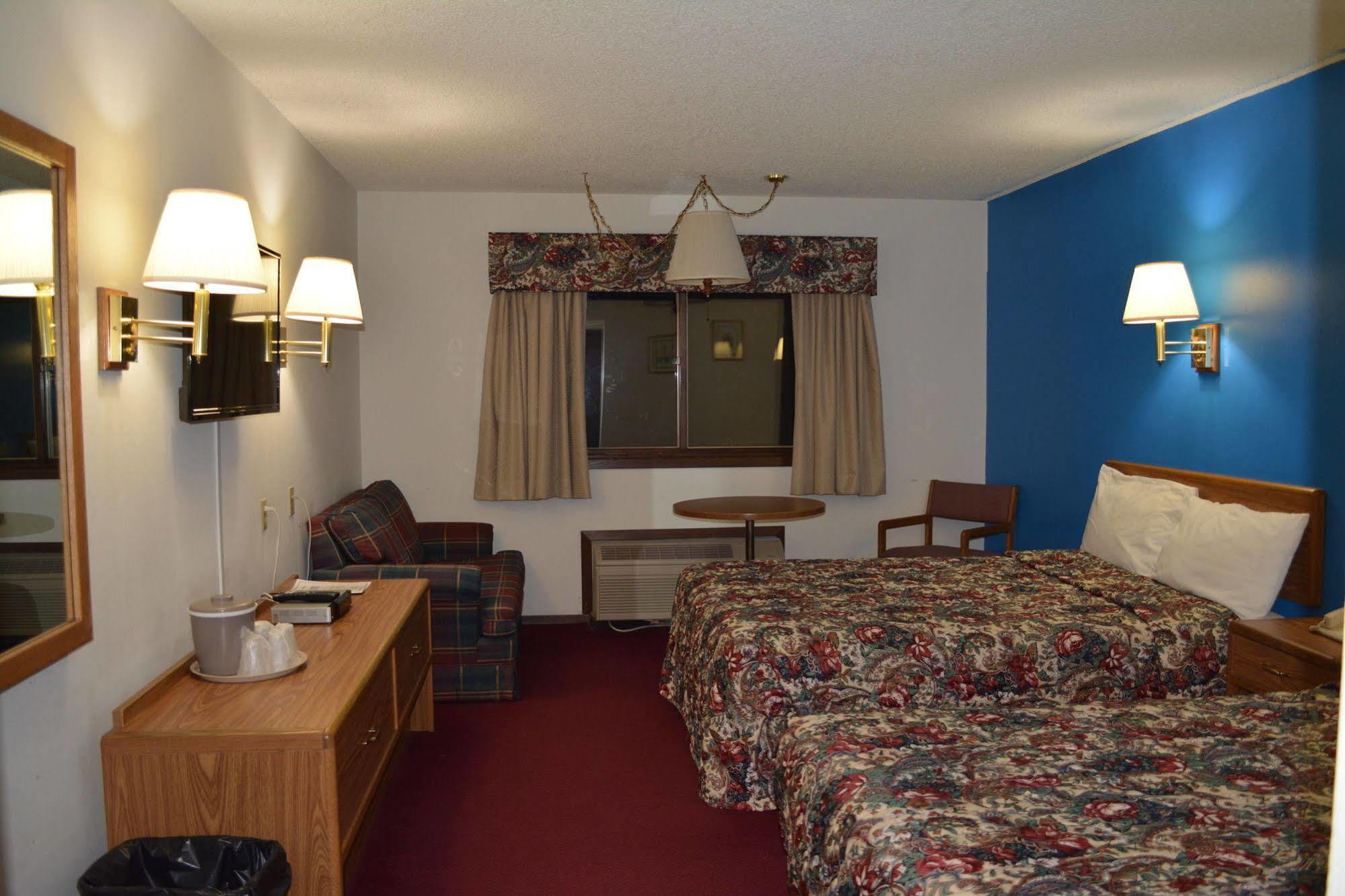 Bloomer Inn & Suites 外观 照片