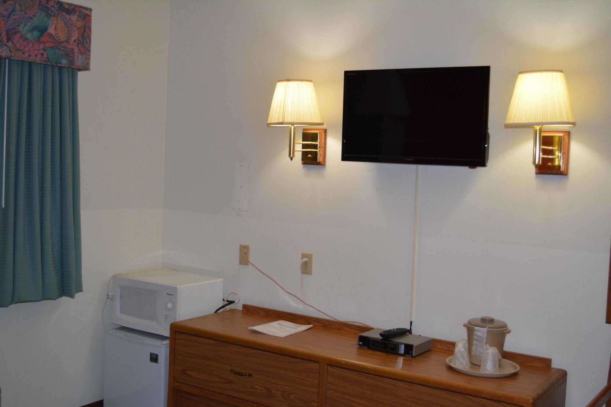 Bloomer Inn & Suites 外观 照片