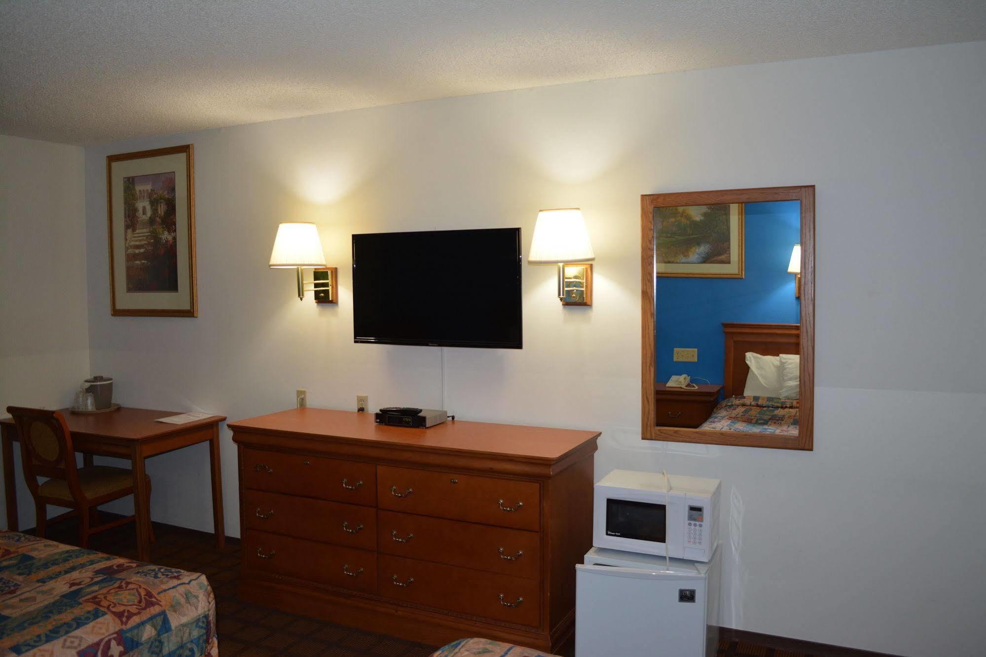 Bloomer Inn & Suites 外观 照片