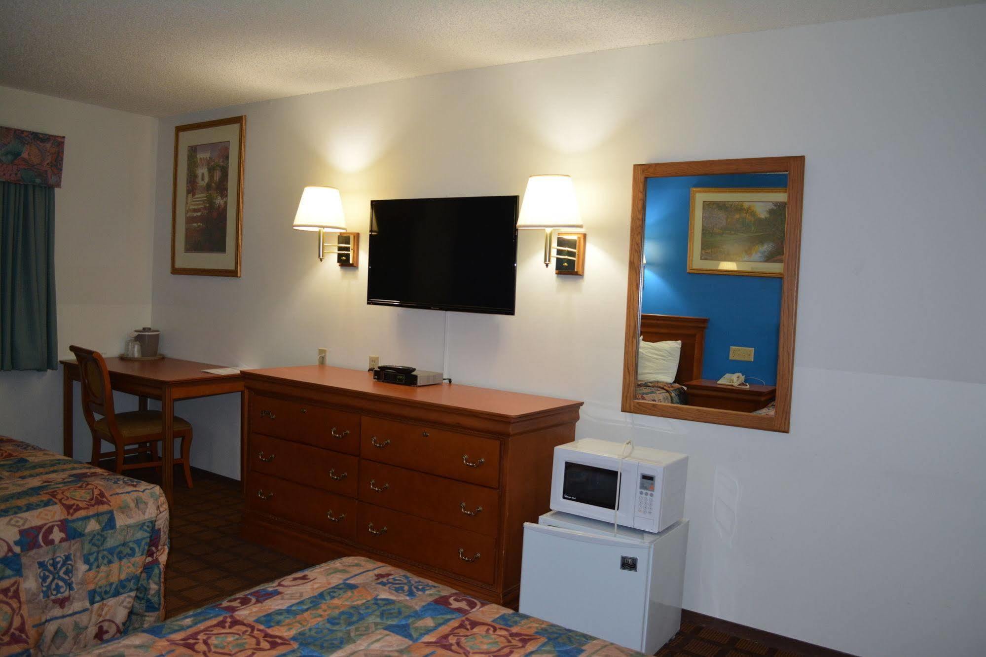Bloomer Inn & Suites 外观 照片
